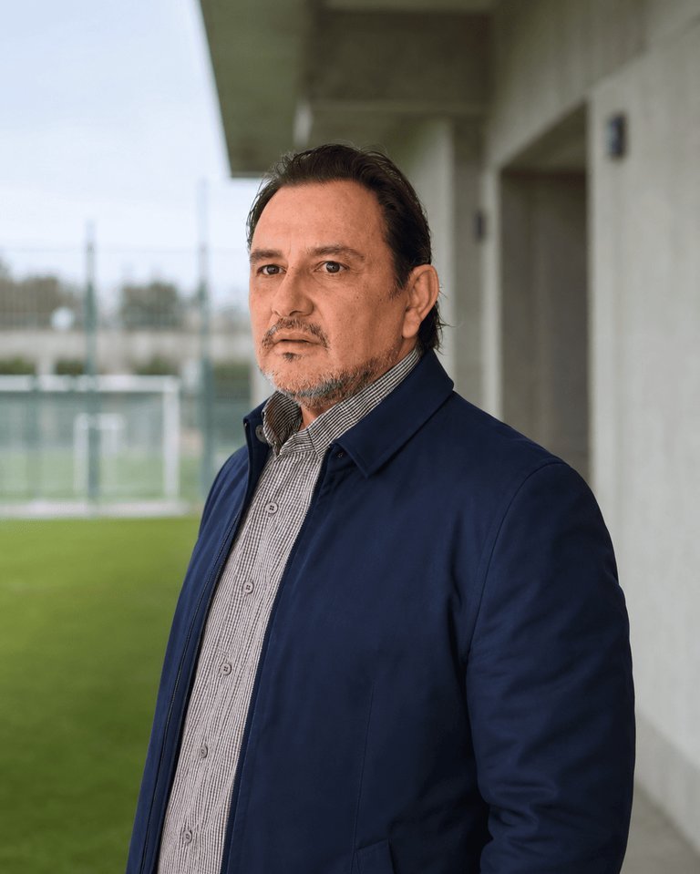 Marco Velasquez en las instalaciones deportivas del Club ABB